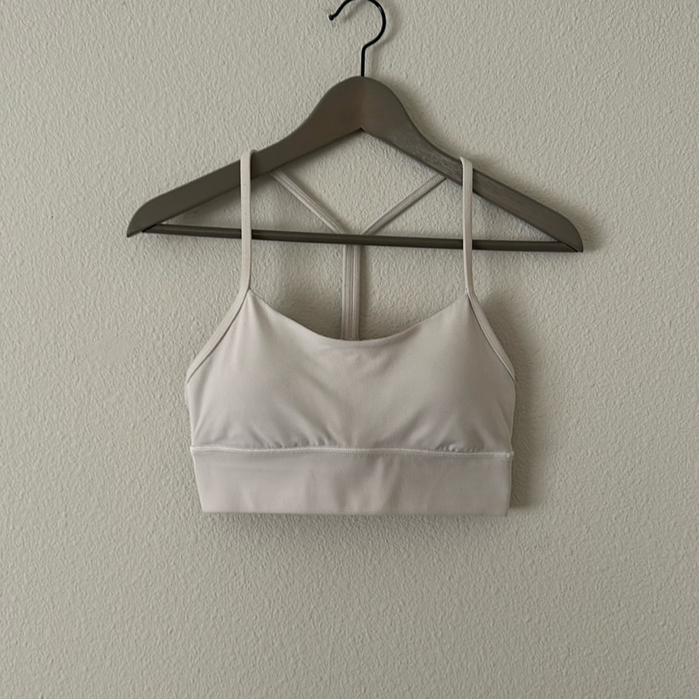 Lululemon flow Y bra nulu size 6 activewear sports bra fitness